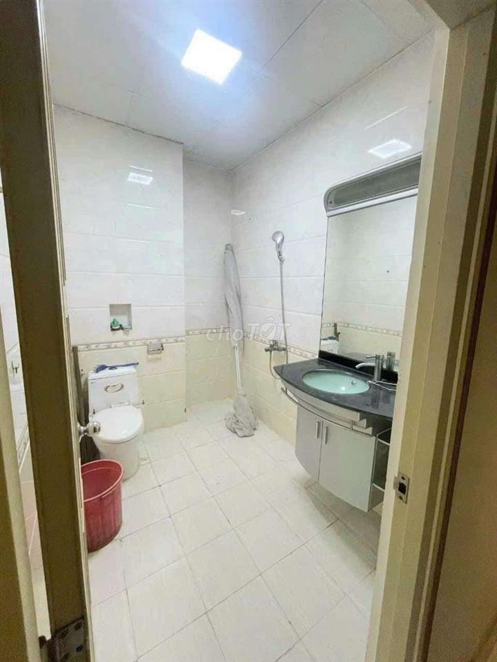 Bán nhà đường 72 KDC Bình Phú 4x17 3 lầu full nội thất