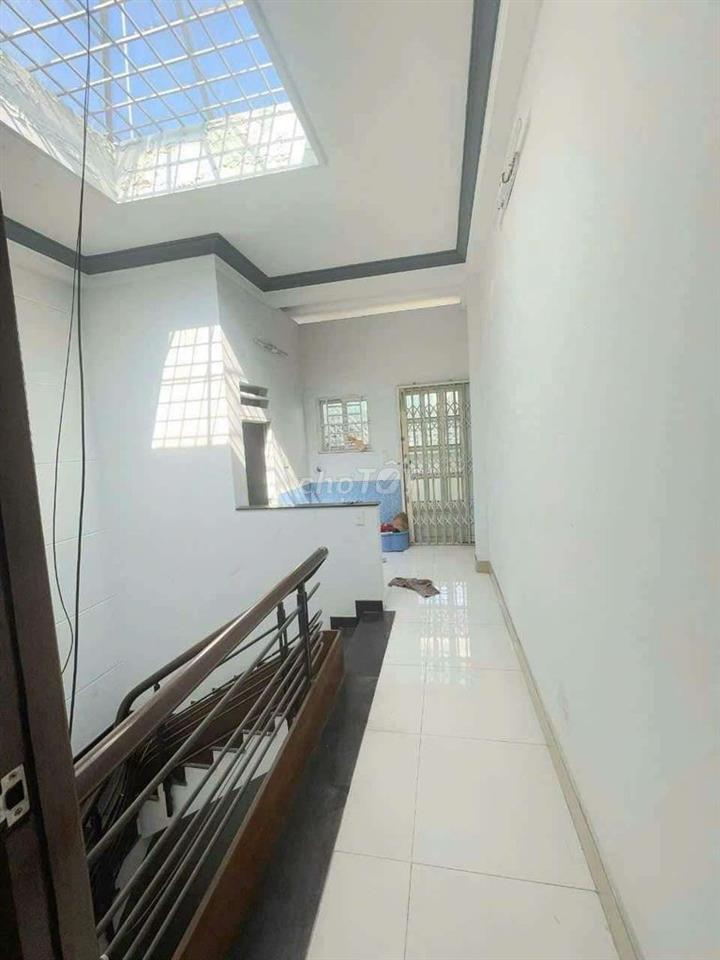 Bán nhà đường 72 KDC Bình Phú 4x17 3 lầu full nội thất