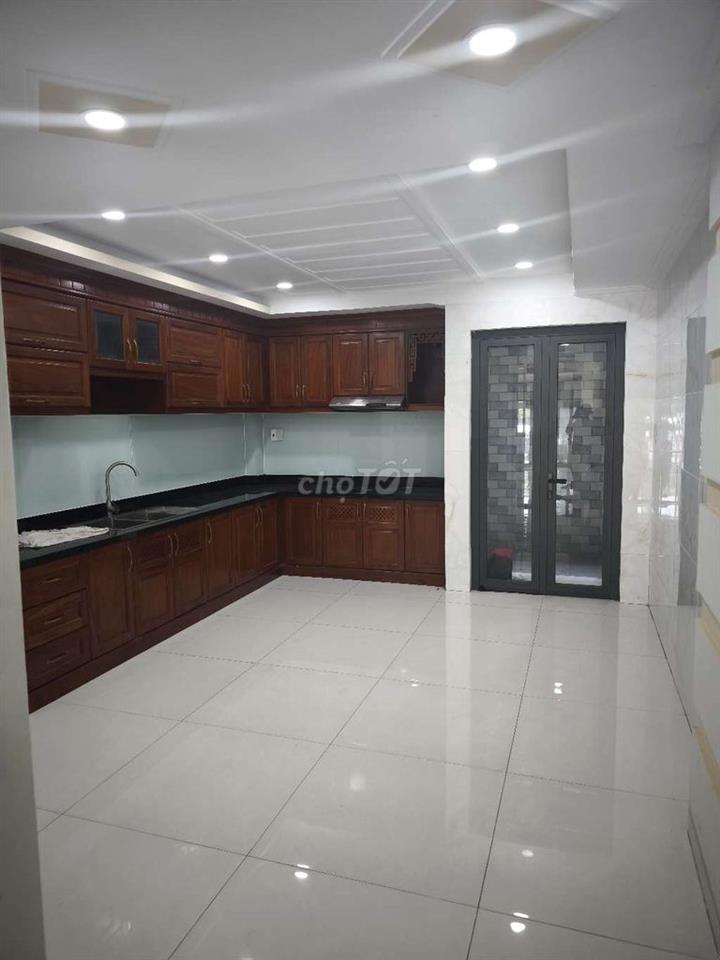 mặt tiền mới xây 4x18 5 tầng trục chính KDC Bình Phú