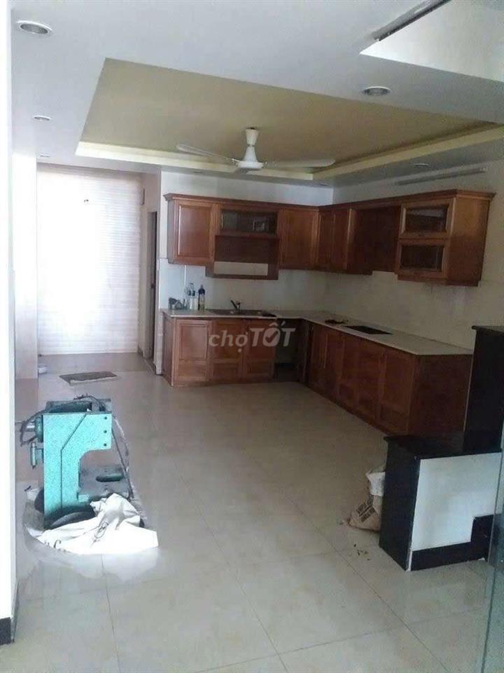 Mặt tiền đường số 7 KDC Bình Phú ngay metro
