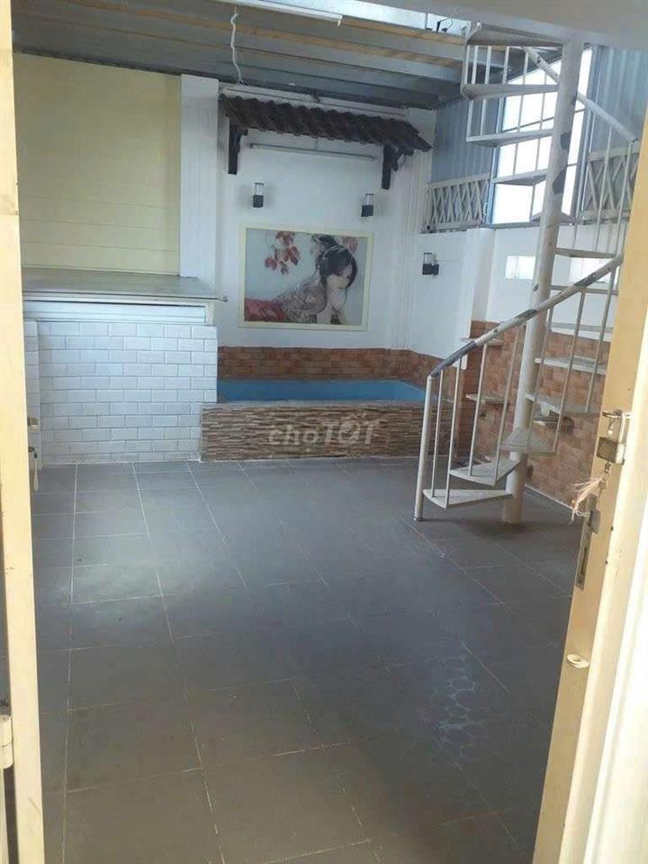 Mặt tiền đường số 7 KDC Bình Phú ngay metro