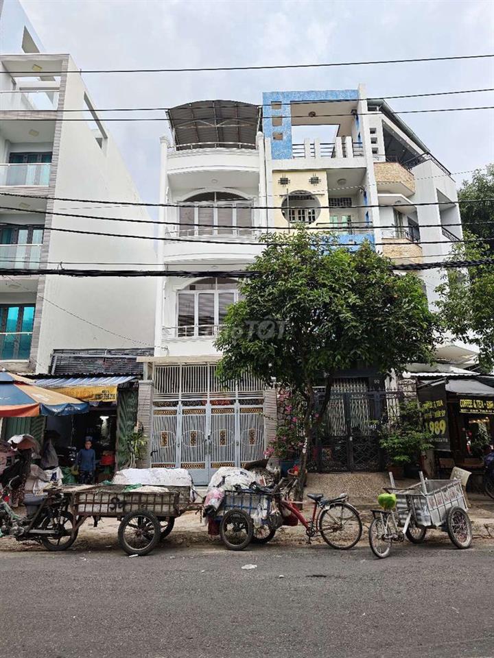 mặt tiền Trần Văn Kiểu đang sơn sửa mới 