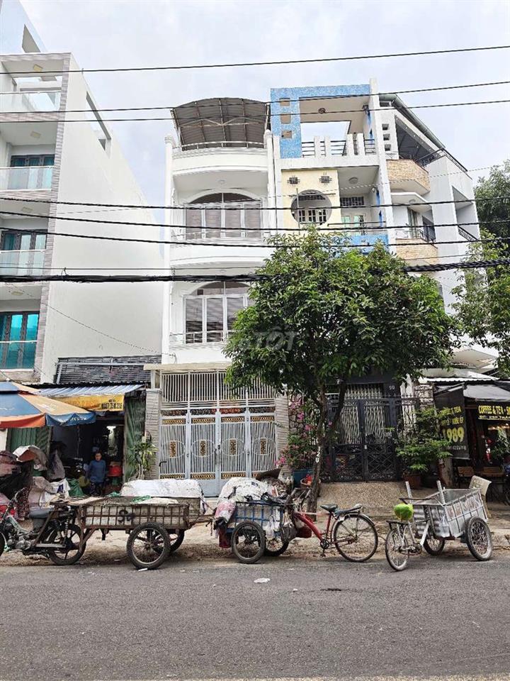 mặt tiền Trần Văn Kiểu đang sơn sửa mới 