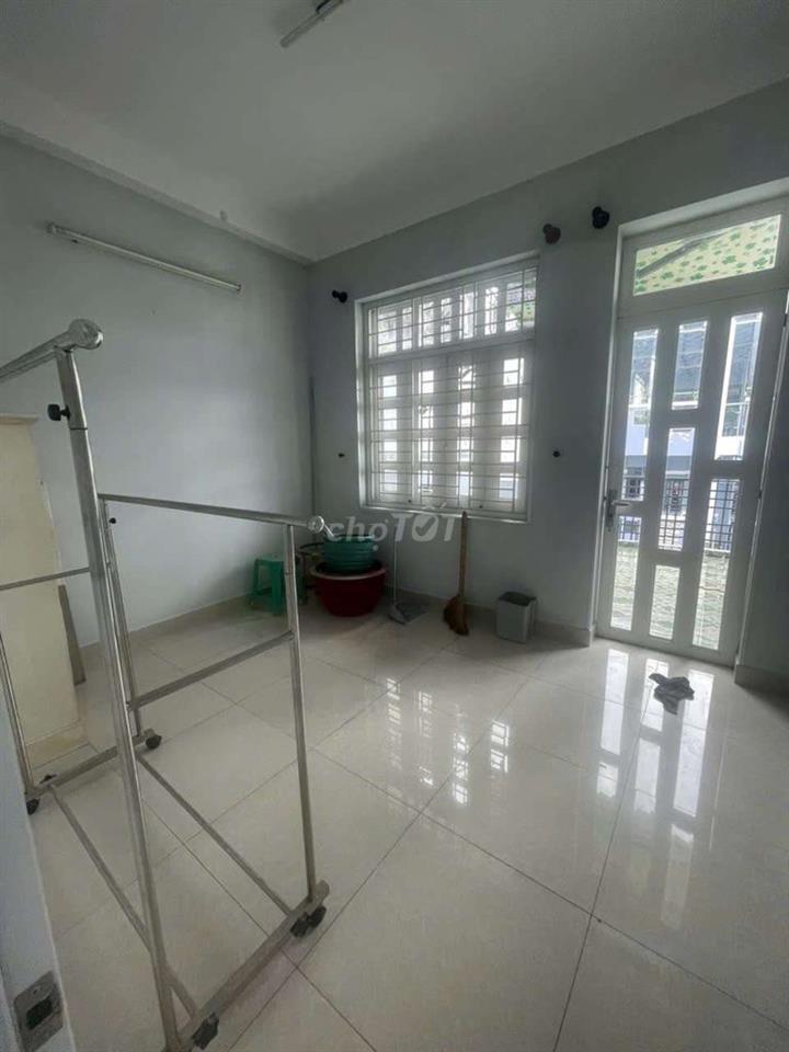 Mặt tiền 17 đường 78 KDC Bình Phú 4x15 1 trệt 2 lầu 1T