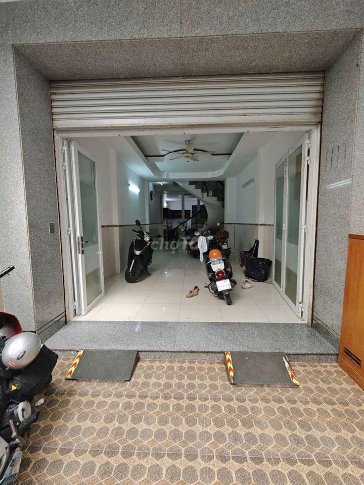Mặt tiền KDC Bình Phú 1 đối diện công viên