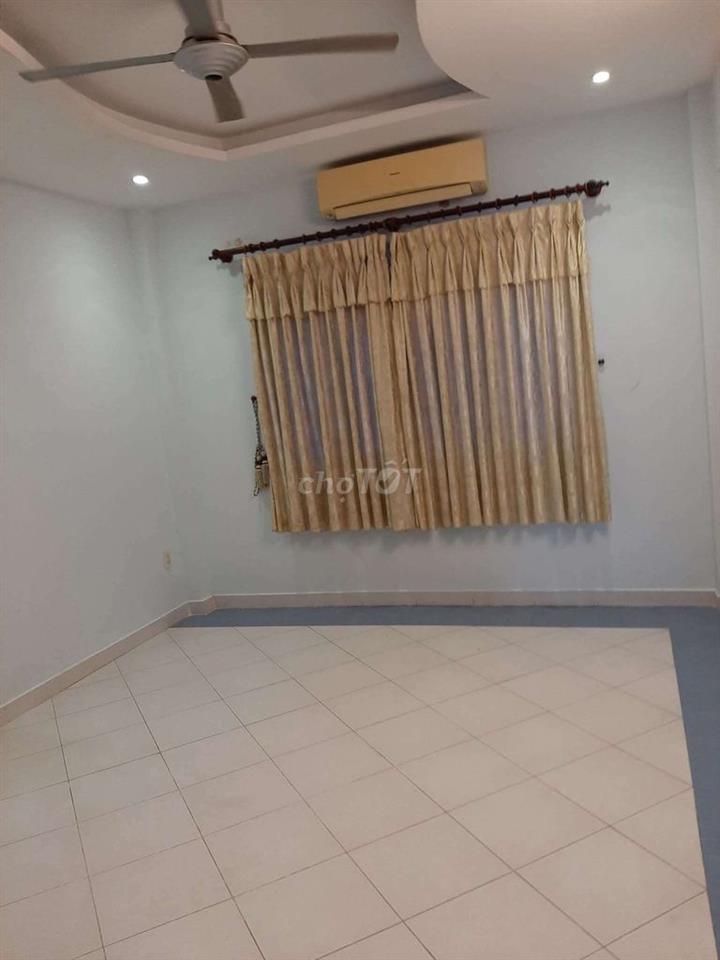 Mặt tiền đường số 16 KDC Bình Phú 4x20 4 tầng