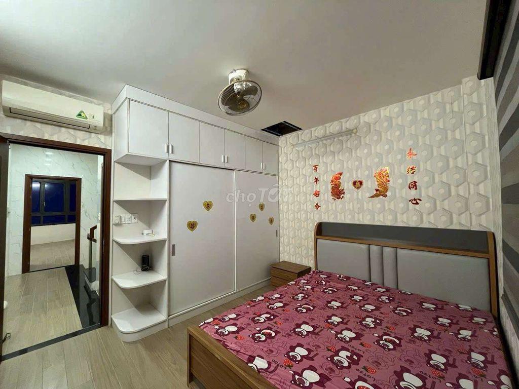 Mặt tiền Phạm Văn Chí với đs 9 nhà mới như hình