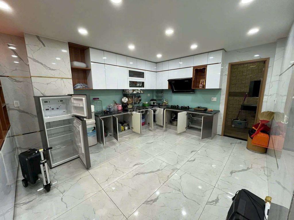 Mặt tiền Phạm Văn Chí với đs 9 nhà mới như hình