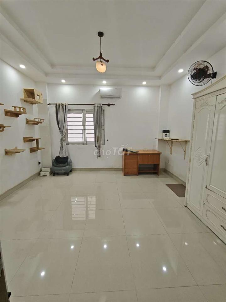 Nhà mới KDC Bình Phú 1 5x20 1 trệt 3 lầu có nội thất
