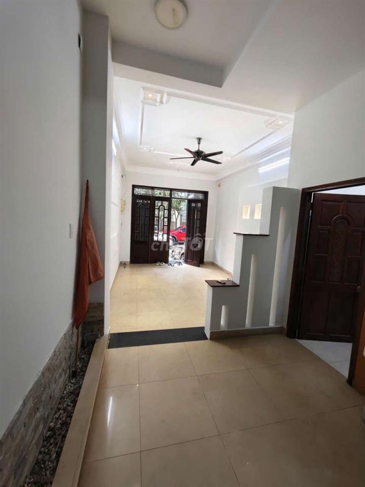 chính chủ cho thuê MT 63 đường 72 KDC Bình Phú