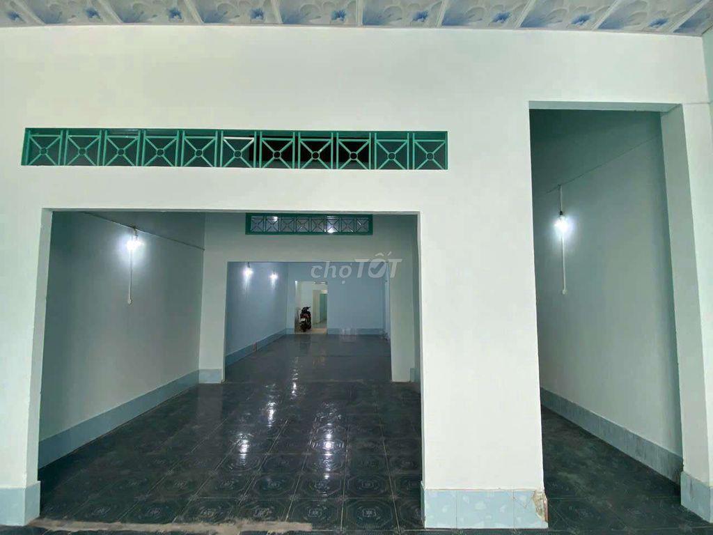 Nhà cấp 4 KDC Bình Phú 5x20 100m2 trống suốt làm kho