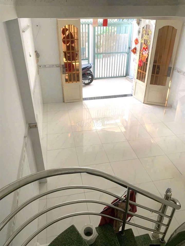 Nhà sát metro 4x13 1 trệt 1 lầu 2PN