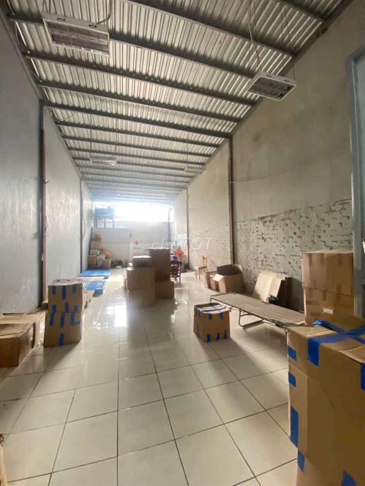 nhà cấp 4 100m2 KDC Bình Phú tiện làm kho xưởng