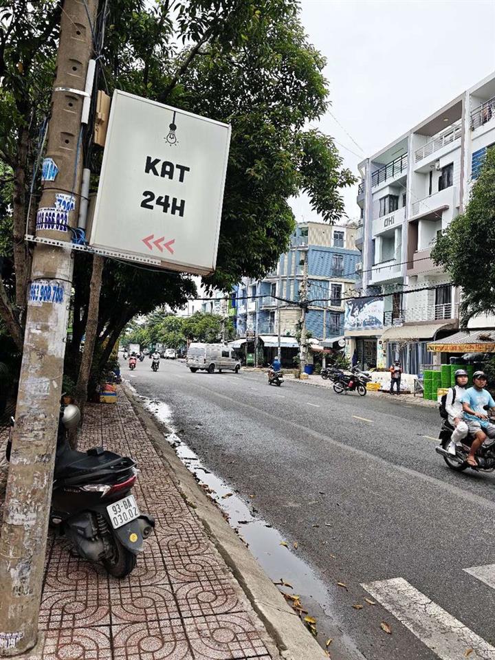 Mặt tiền đường 23 KDC Bình Phú 4.5x20 1 trệt 4 lầu