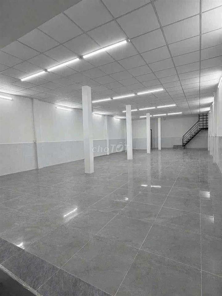 Nhà trống suốt sát cc Khang Điền 8x20 1 trệt 1 lầu suốt
