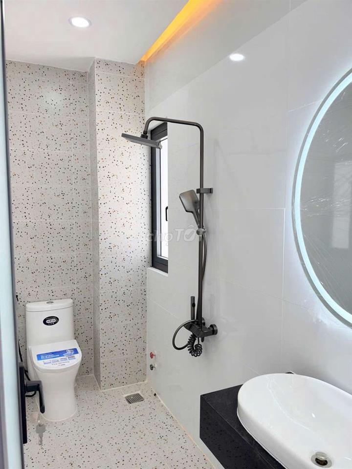 Mặt tiền 23 đường 8A KDC Tên Lửa 5x20 có tháng máy