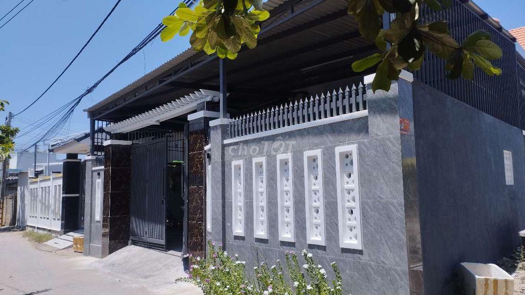 chính chủ bán nhà 2 mặt tiền ở Tân An sát bên là Nhà Thờ, Biển