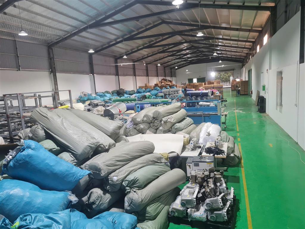 Cho thuê kho xưởng tại Ý Yên, Nam Định dt 2600m2 giá 120 triệu nền epoxy sạch đẹp.