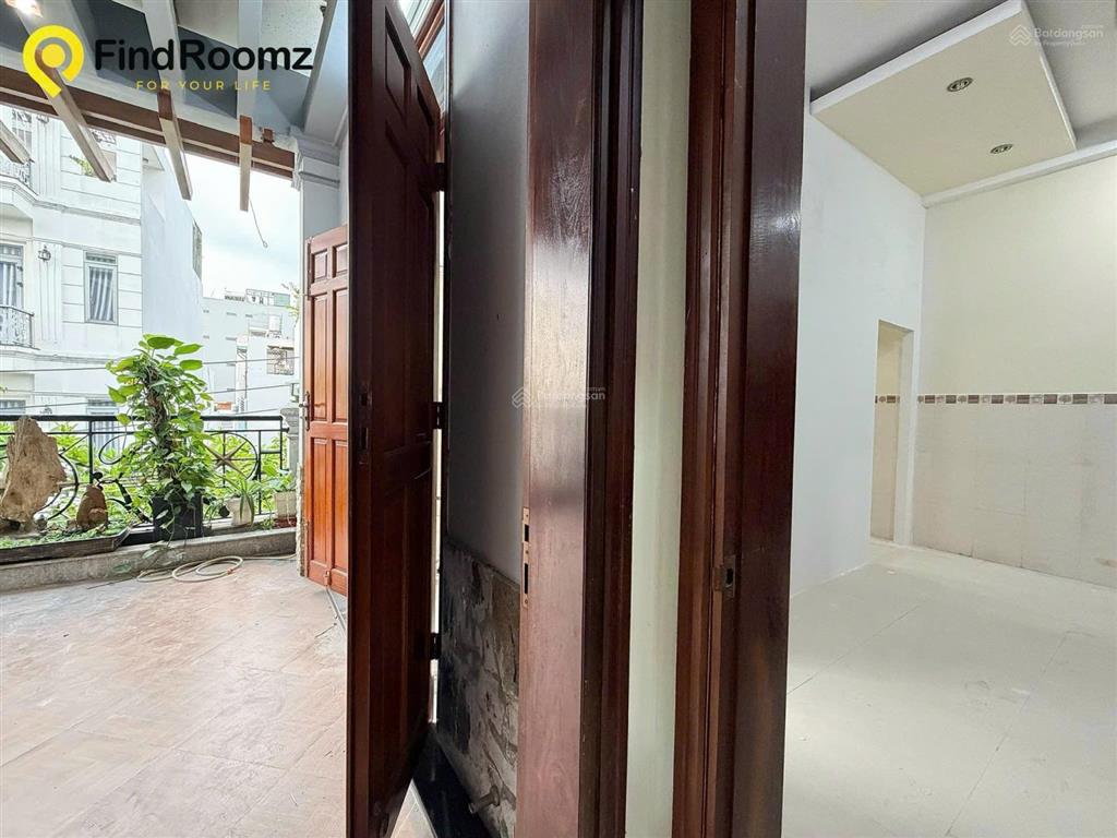 Trống lại căn 3pn sân vườn full nội thất