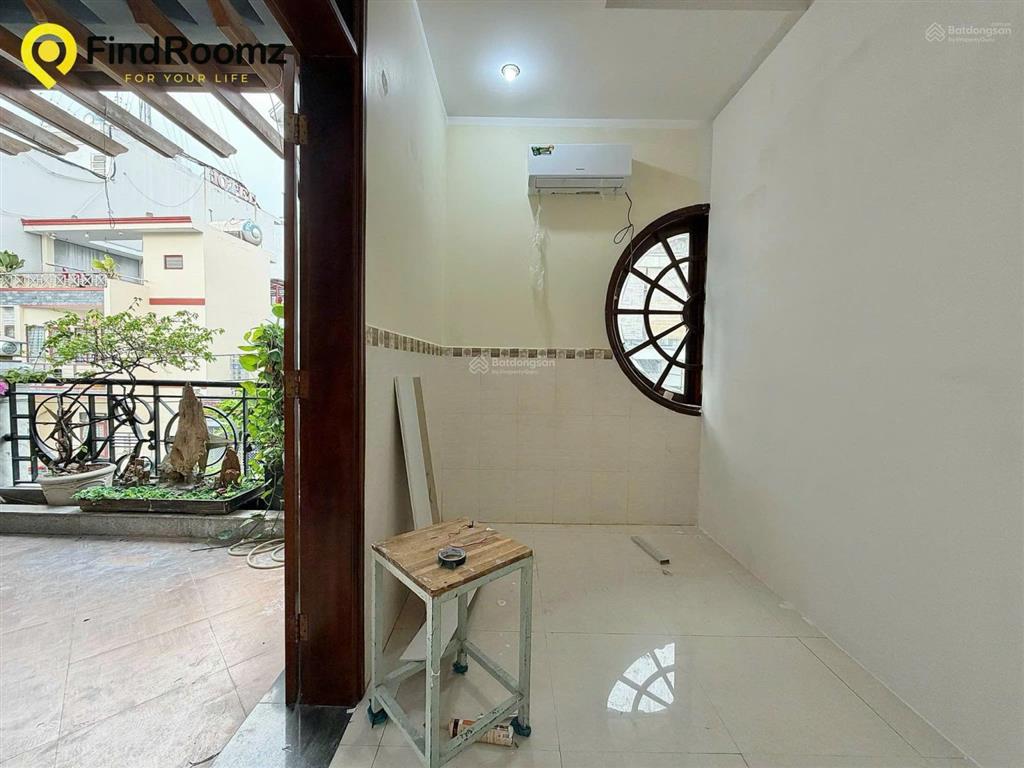 Trống lại căn 3pn sân vườn full nội thất