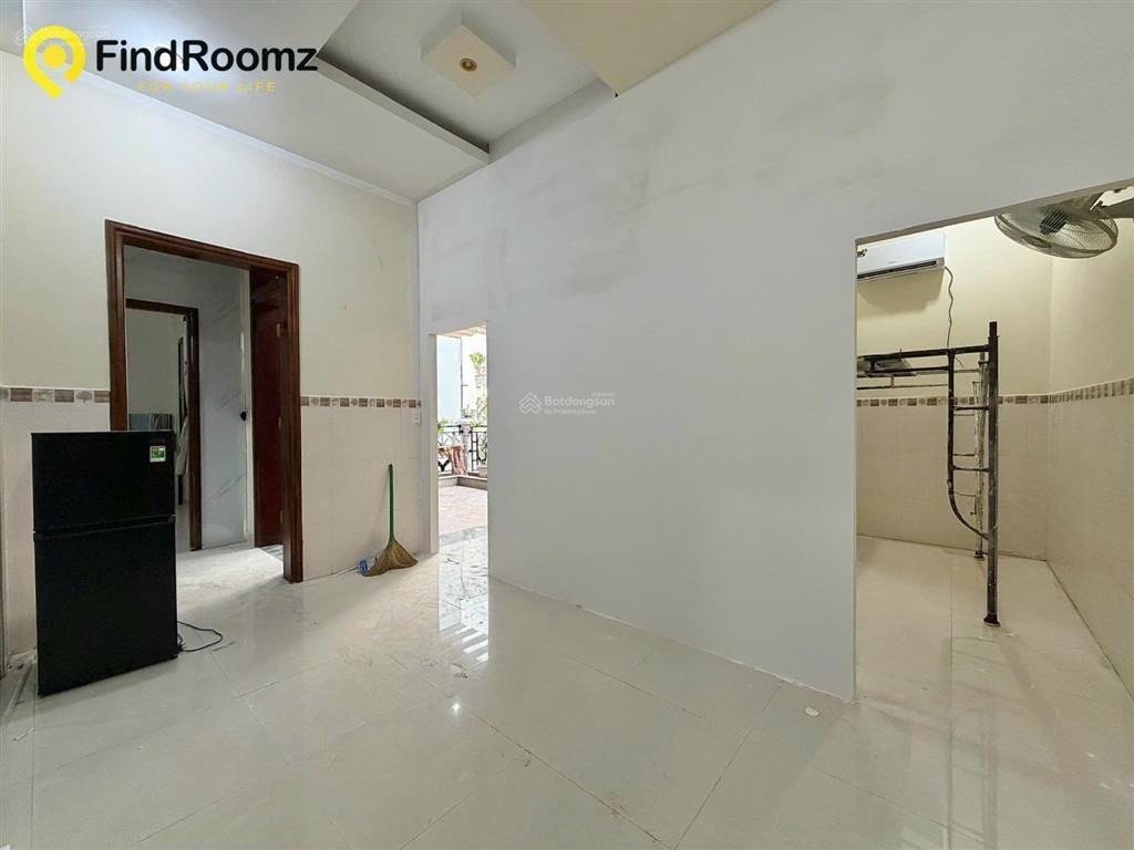 Trống lại căn 3pn sân vườn full nội thất