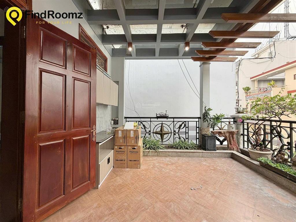 Trống lại căn 3pn sân vườn full nội thất