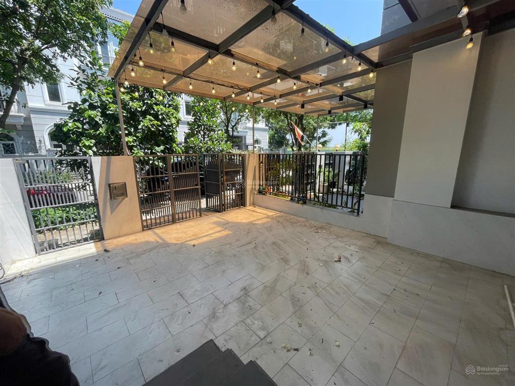 Cho thuê biệt thự phố đông cát lái 6x20m, 1 trệt 2 lầu, 4 pn, giá 18tr