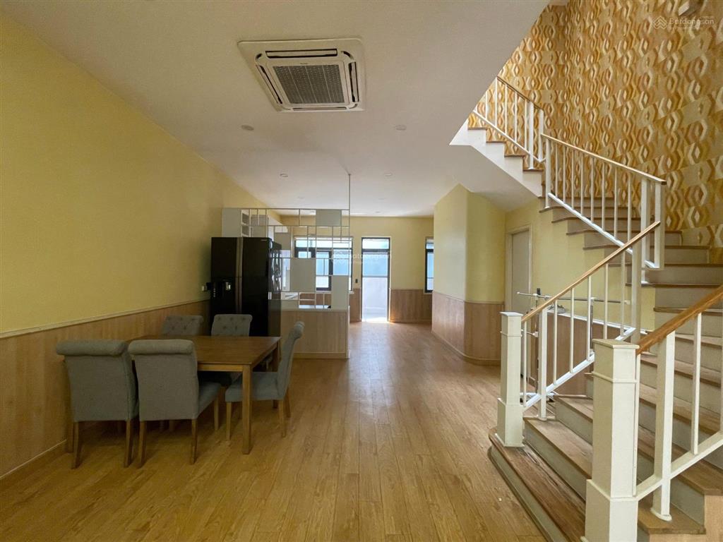 Cho thuê biệt thự phố đông cát lái 6x20m, 1 trệt 2 lầu, 4 pn, giá 18tr