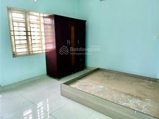 Cho thuê nhà kdc cát lái 2 mt đối diện cảng ngay cổng c, xe container vào nhà được, ở được ngay