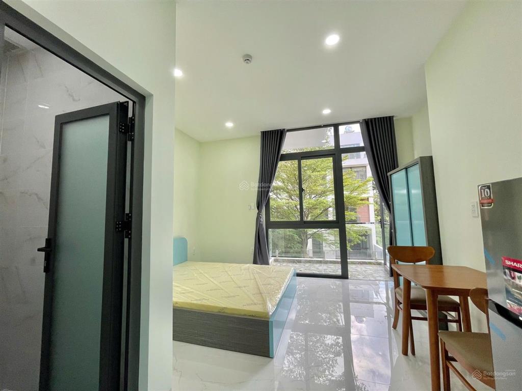 Cho thuê chdv cát lái full nt 4tr8 có ban công riêng, có chỗ gắn máy giặt, ở được ngay
