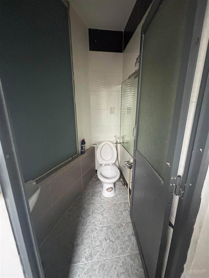 Phòng trọ cát lái toilet riêng, máy lạnh 2,4tr ở được ngay