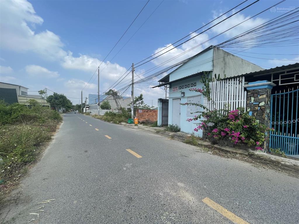 Bán gấp lô đất có 9 phòng trọ ngay kcn 175m2 giá 2.3 tỷ  tài 0707 004 ***