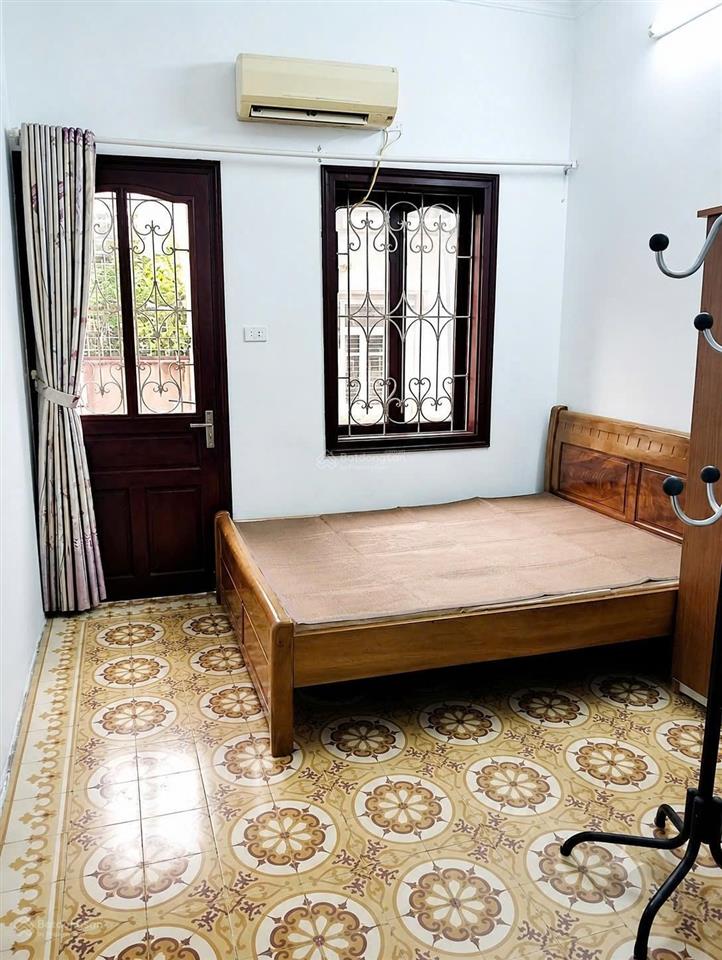 Cho thuê 2 phòng trong nhà riêng mặt ngõ 164, vương thừa vũ, 65m2 x 3 tầng. tổng 7.5tr thương lượng