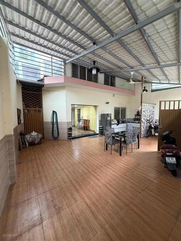 Bán nhà góc 2 mặt thoáng 104,8m2, 1 trệt 1 lửng 2 lầu, cách mạng tháng tám, tân bình 20 tỷ