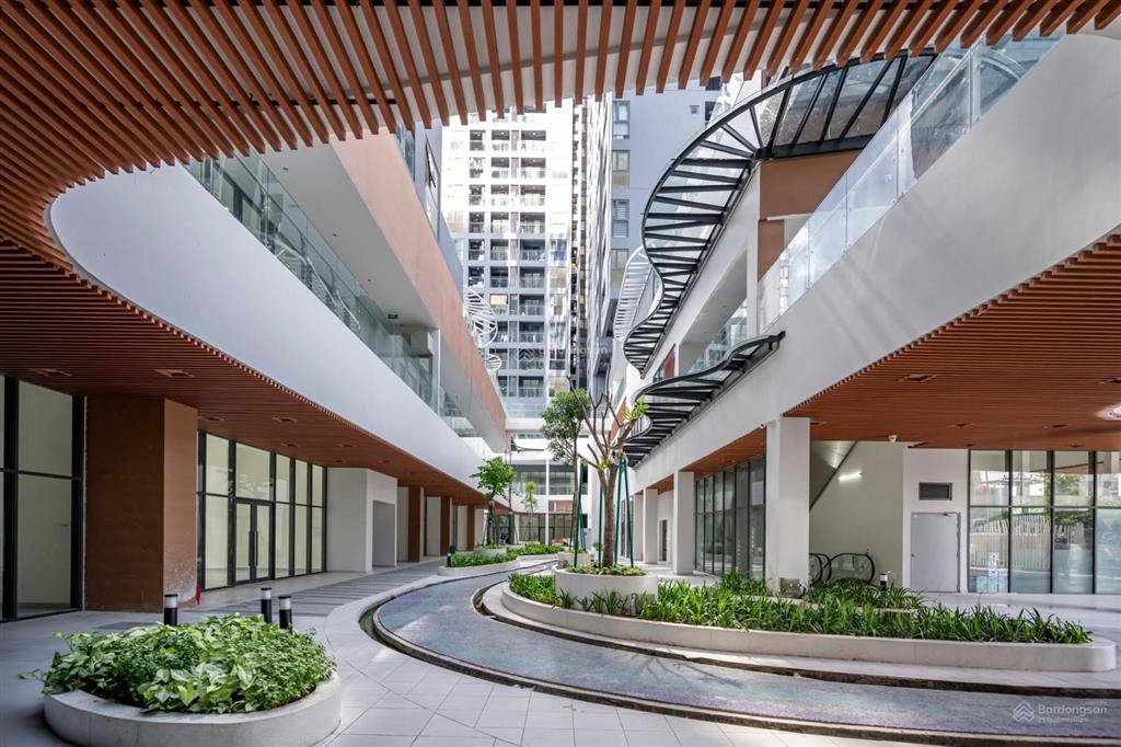 Bán căn hộ daqua, 4,58 tỷ, 68m2, đẹp, nhiều tiện ích tại bến bình đông, q8, hcm