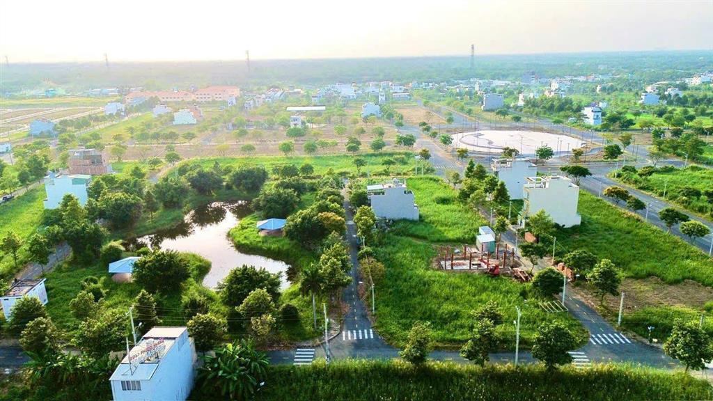 Chính chủ bán nền d111 saigon village 80m2 giá chỉ 2,1 tỷ thương lượng