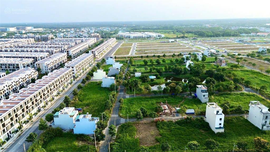 Chính chủ bán nền d111 saigon village 80m2 giá chỉ 2,1 tỷ thương lượng