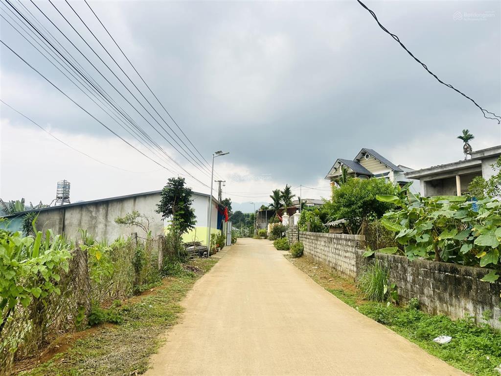 10m mặt đường liên xã, view suối dt 300m2 có 80m2 đất ở trung tâm cao phong, giá hời đầu tư
