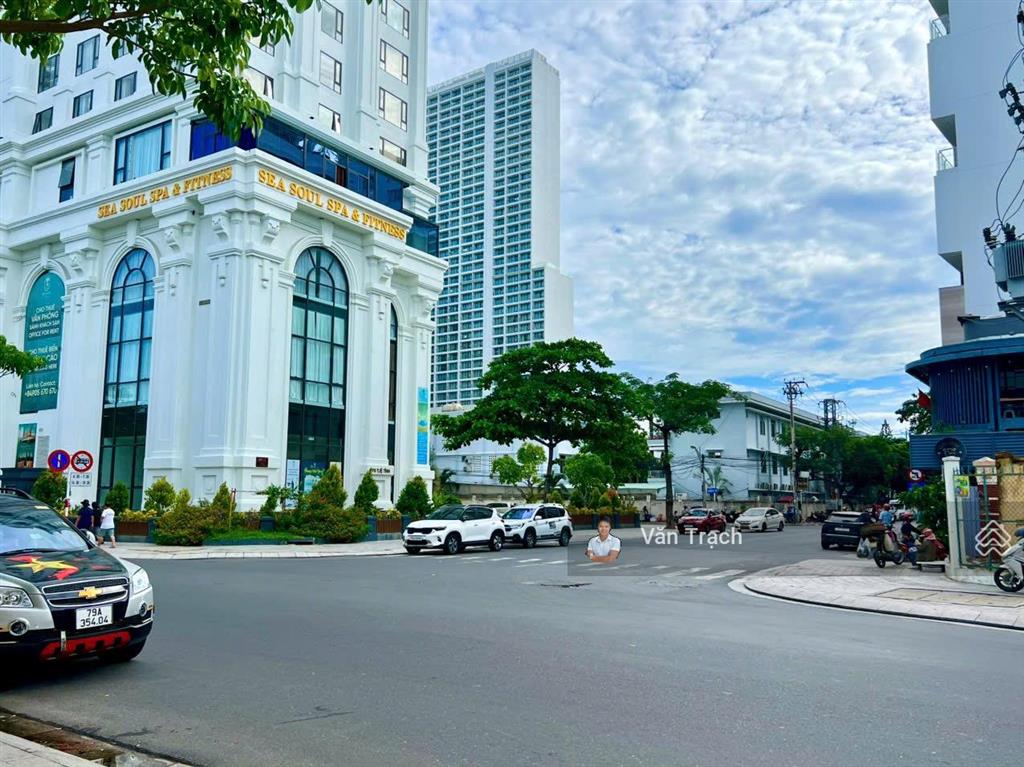 Bán nhà hẻm tuệ tĩnh lộc thọ nha trang hướng đông bắc cách đường lớn 3 căn cách biển 100m