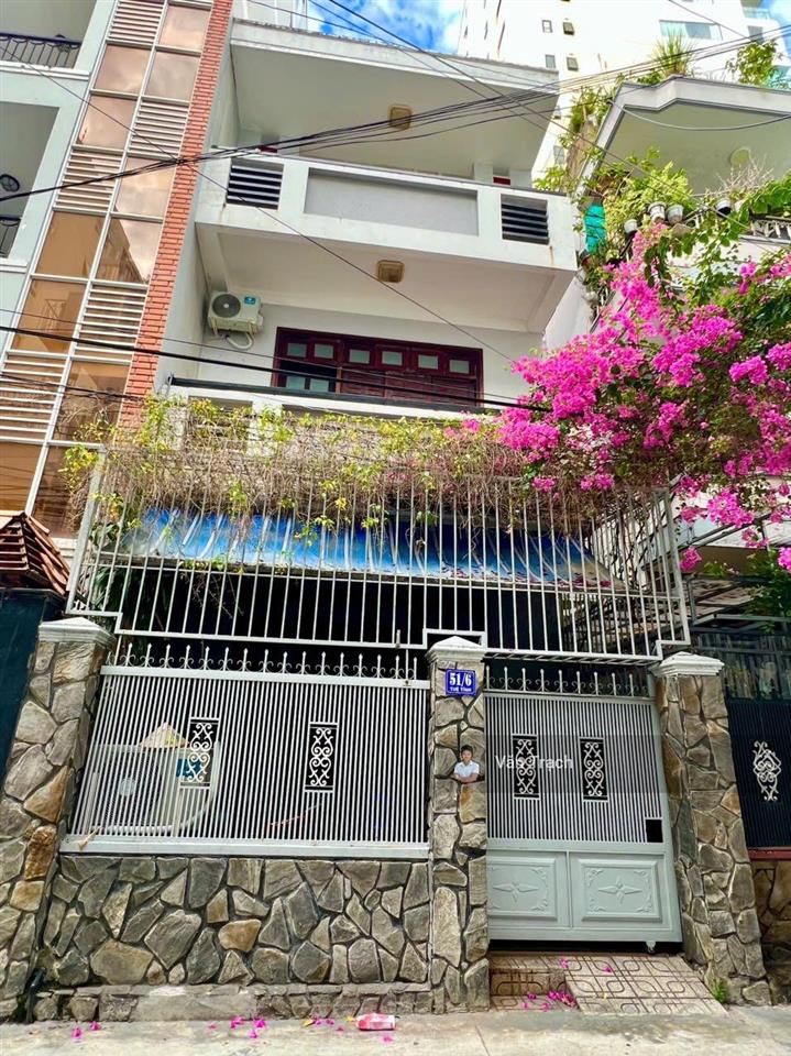 Bán nhà hẻm tuệ tĩnh lộc thọ nha trang hướng đông bắc cách đường lớn 3 căn cách biển 100m