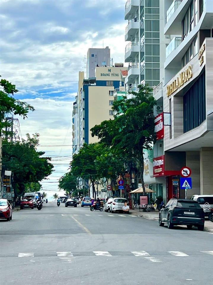 Bán nhà hẻm tuệ tĩnh lộc thọ nha trang hướng đông bắc cách đường lớn 3 căn cách biển 100m