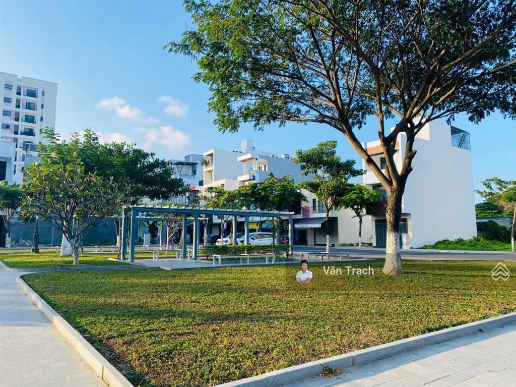 Bán đất nền kđt vcn phước long 2 view công viên lô sạch đẹp đường 16m xây nhà cấp sổ đỏ