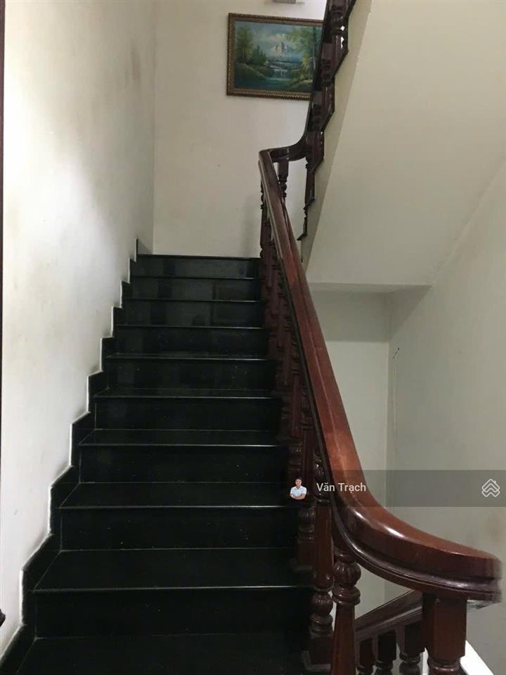 Cho thuê nhà 2 mặt tiền hoàng văn thụ nha trang hướng đông nam ngang 9,5m