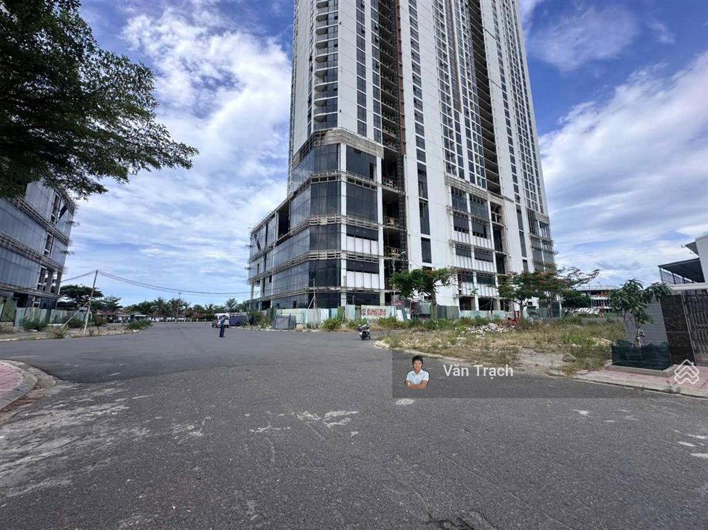 Bán đất 2 mặt tiền biệt thự vĩnh hòa, cách biển 100m, sổ đỏ riêng, đường rộng 26m