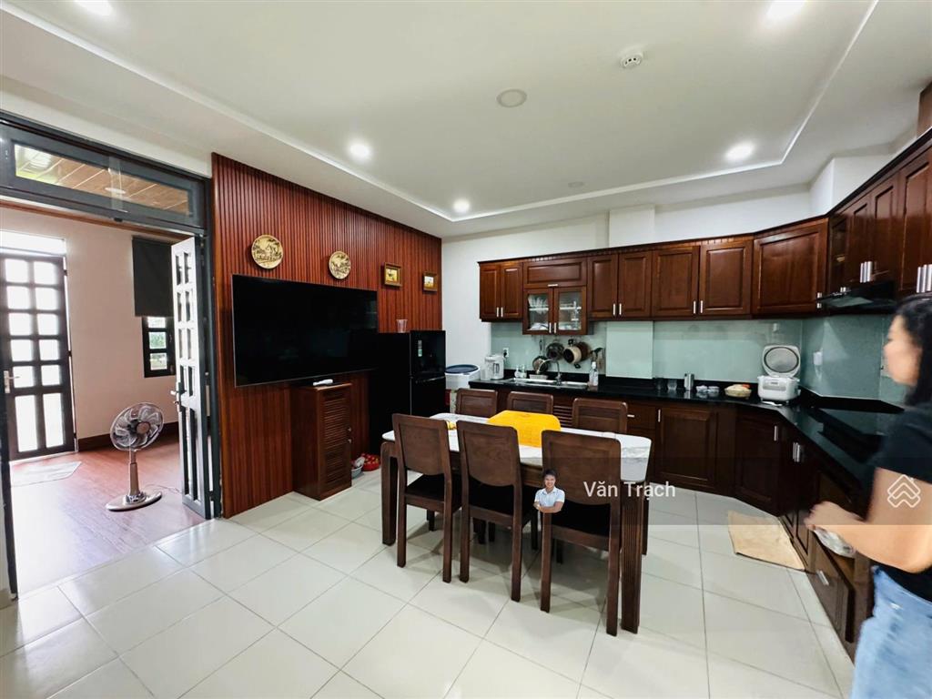 Bán nhà mặt tiền văn tiến dũng phước hải nha trang sổ đỏ riêng hướng đông bắc