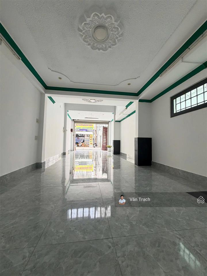 Cho thuê nhà nguyên căn mặt tiền võ trứ tân lập nha trang hướng đông bắc vào ở ngay