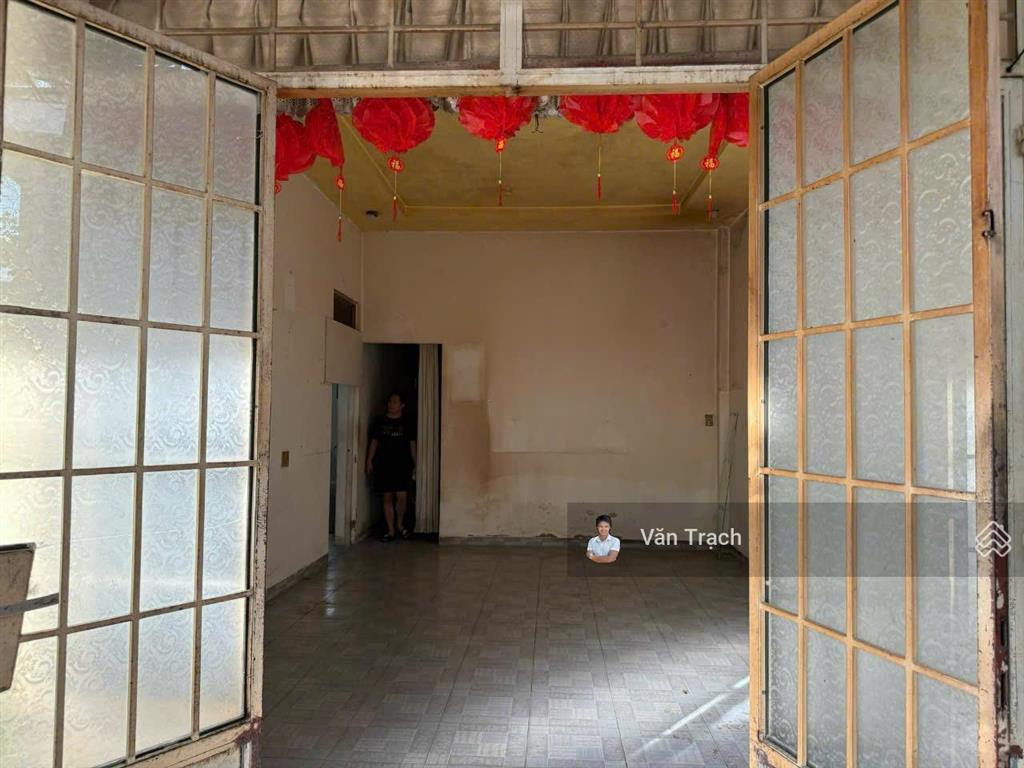 Cho thuê nhà cấp 4 đường đống đa tân lập nha trang ngang 10m phù hợp kinh doanh mọi mặt hàng