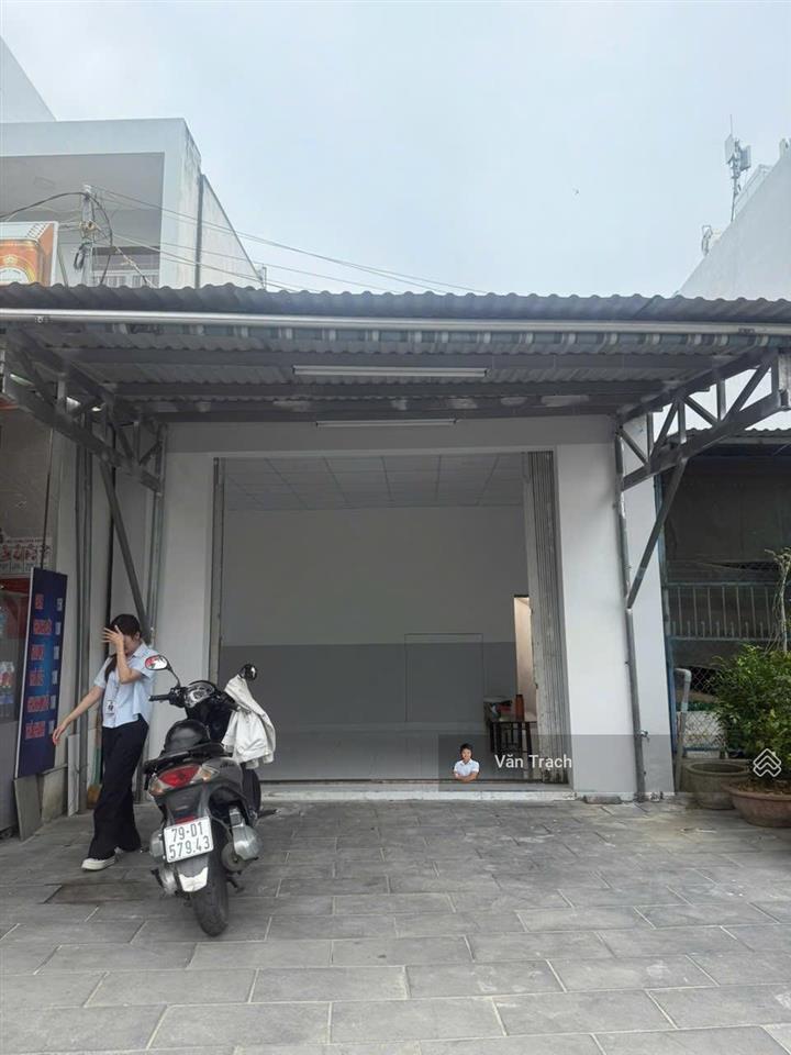 Bán nhà cấp 4 mặt tiền thích quảng đức rộng 25m đã có sổ hồng xây dựng tự do giá tốt