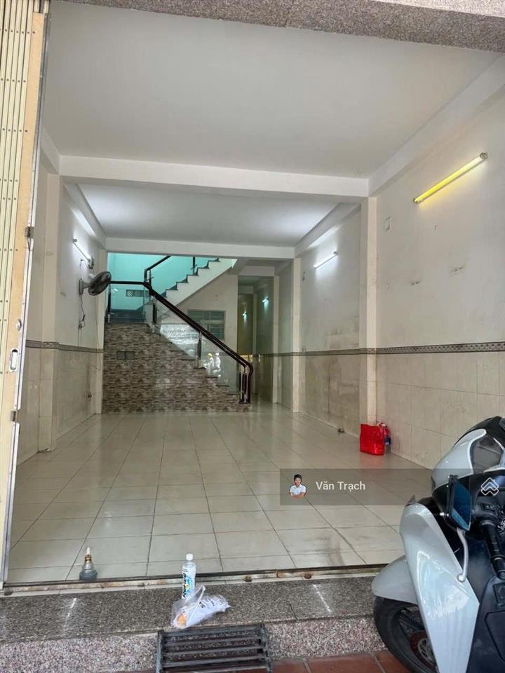 Cho thuê nhà 2 tầng mặt tiền phù đổng nha trang vị trí kinh doanh cực đẹp, vào ở ngay