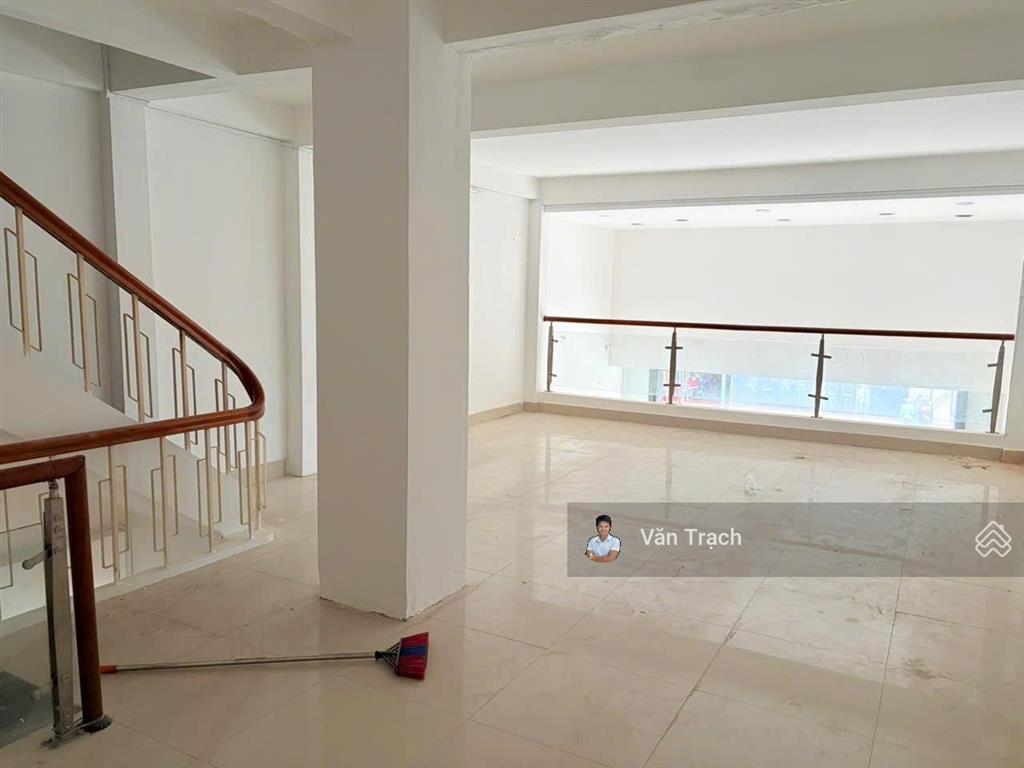 Cho thuê nhà mặt tiền quang trung lộc thọ nha trang gần biển phù hợp kinh doanh mọi mặt hàng